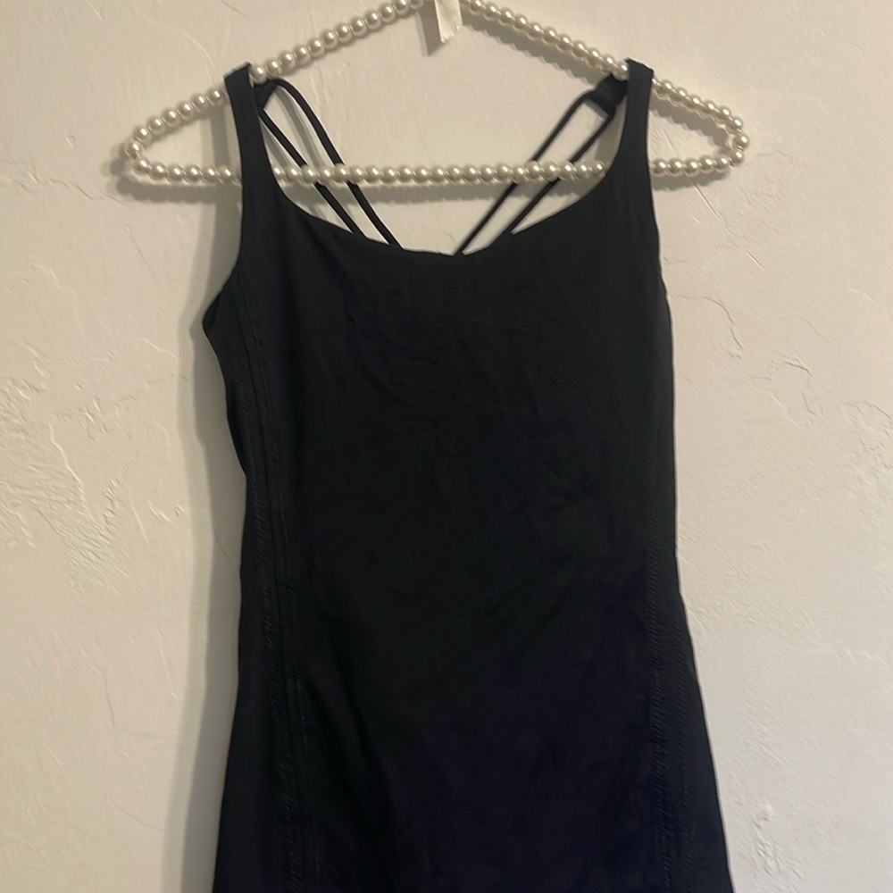 Lululemon cross back tank dot size 6